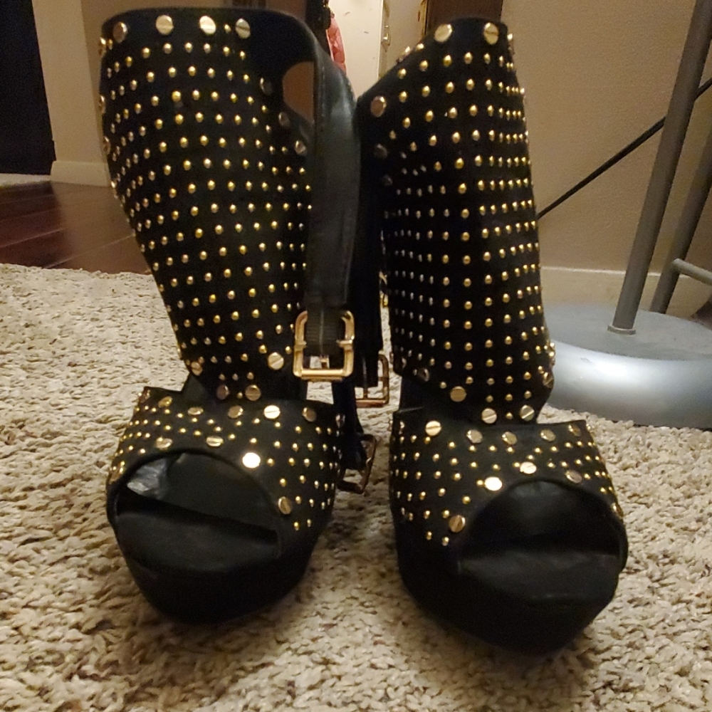 Wedge heels